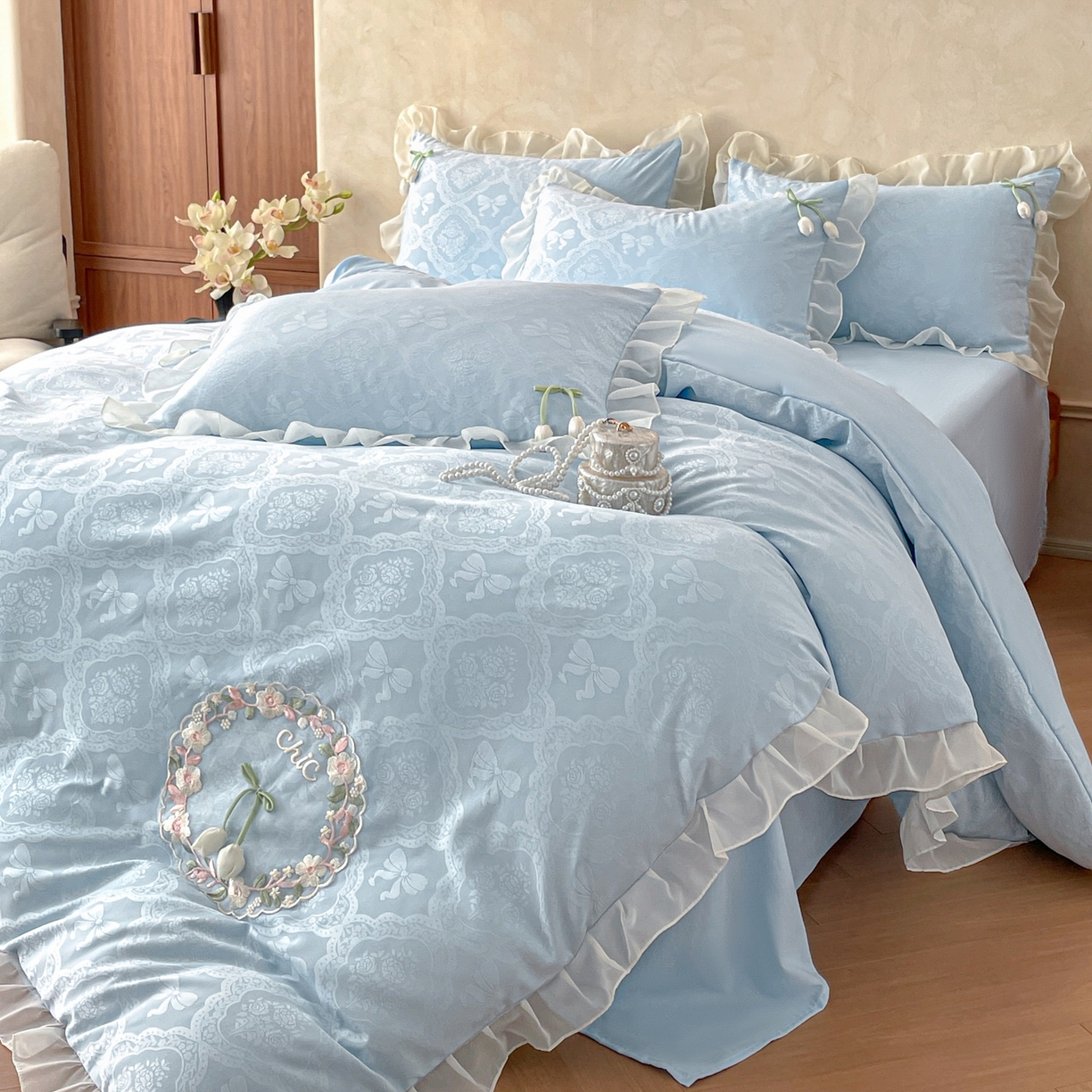 91家纺网 家纺一手货源 找家纺 易禾家纺 2026春夏新款提花水冼棉刺绣雪纺花边四件套-典雅 典雅-兰