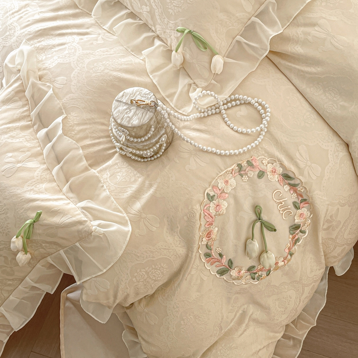 91家纺网 家纺一手货源 找家纺 （总）易禾家纺 2026春夏新款提花水冼棉刺绣雪纺花边四件套-典雅