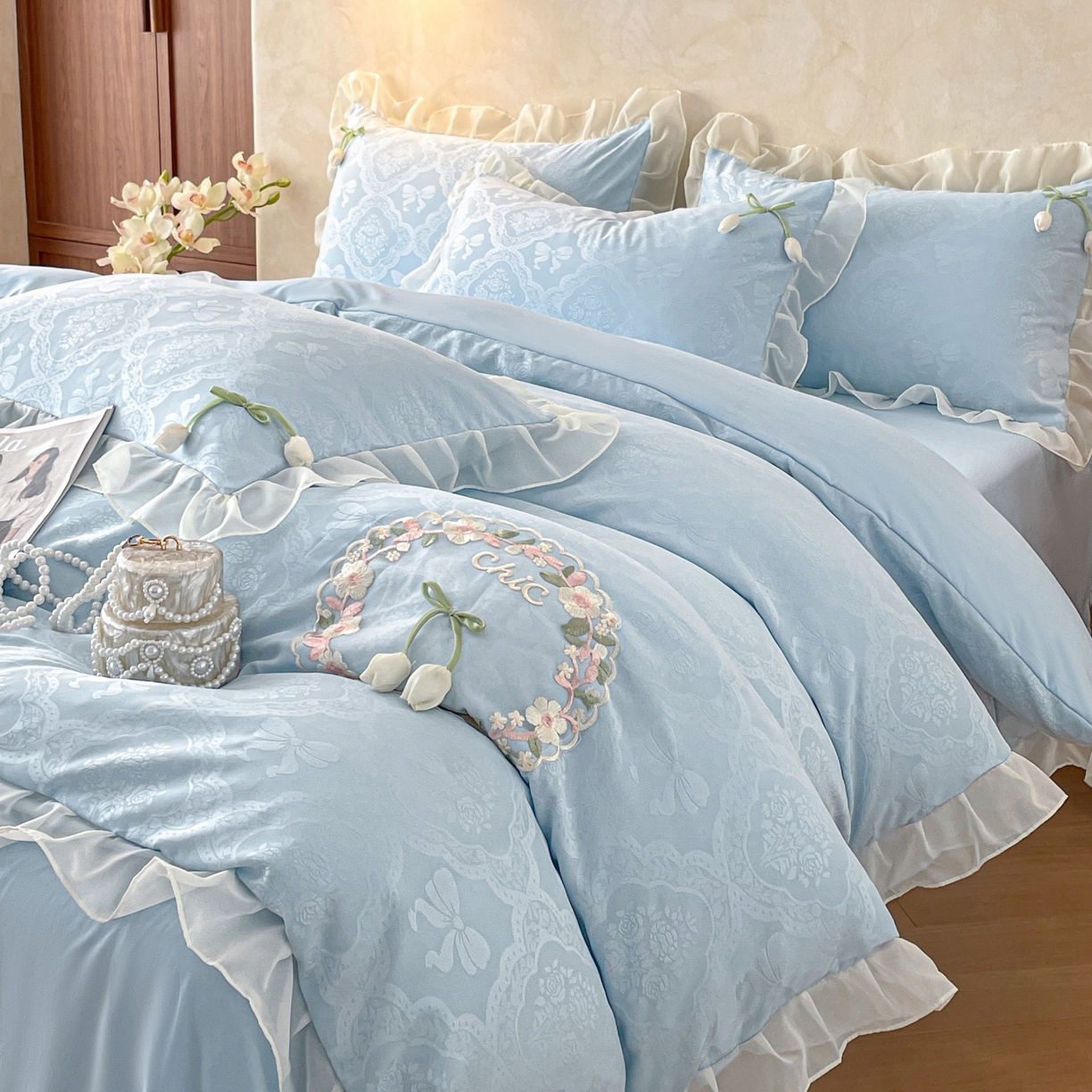 91家纺网 家纺一手货源 找家纺 （总）易禾家纺 2026春夏新款提花水冼棉刺绣雪纺花边四件套-典雅