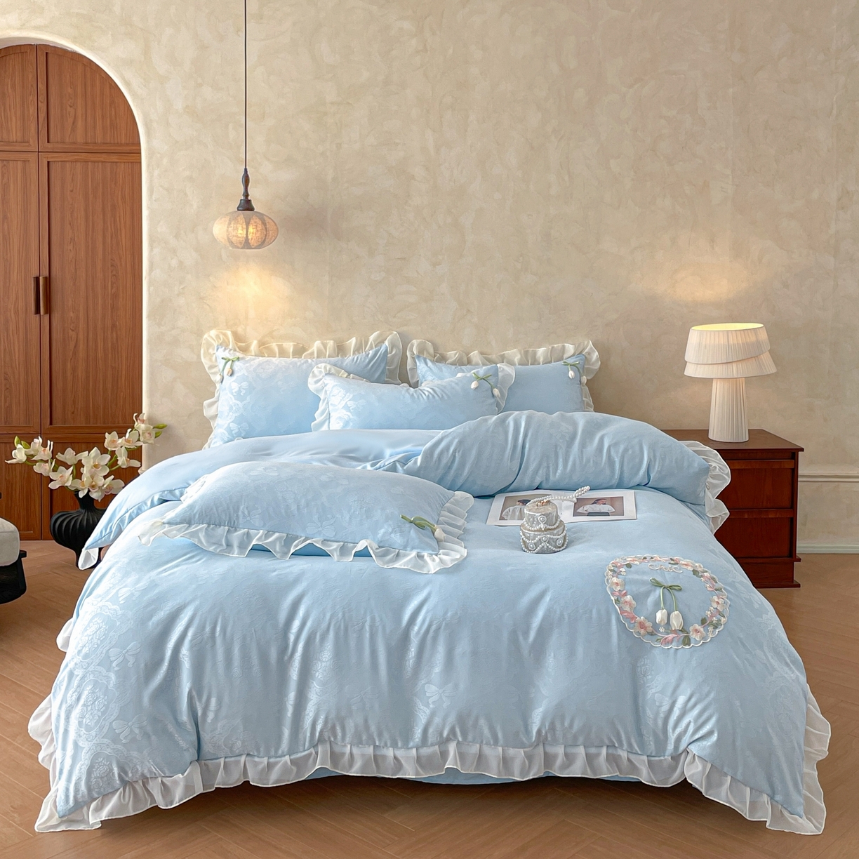 91家纺网 家纺一手货源 找家纺 易禾家纺 2026春夏新款提花水冼棉刺绣雪纺花边四件套-典雅 典雅-兰