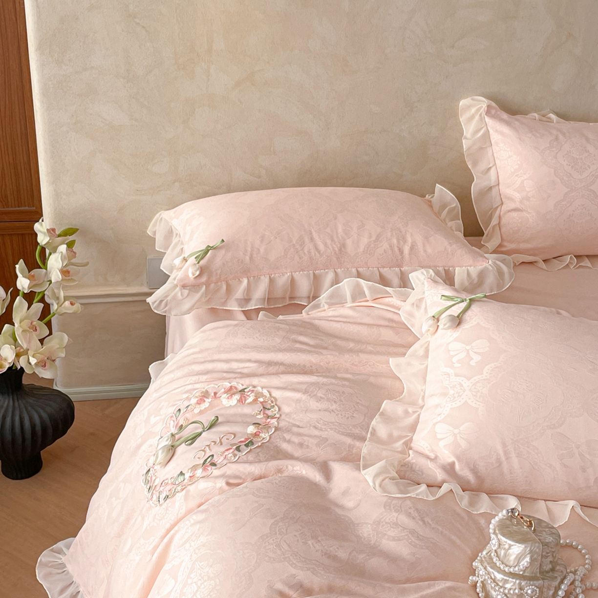 91家纺网 家纺一手货源 找家纺 易禾家纺 2026春夏新款提花水冼棉刺绣雪纺花边四件套-典雅 典雅-玉