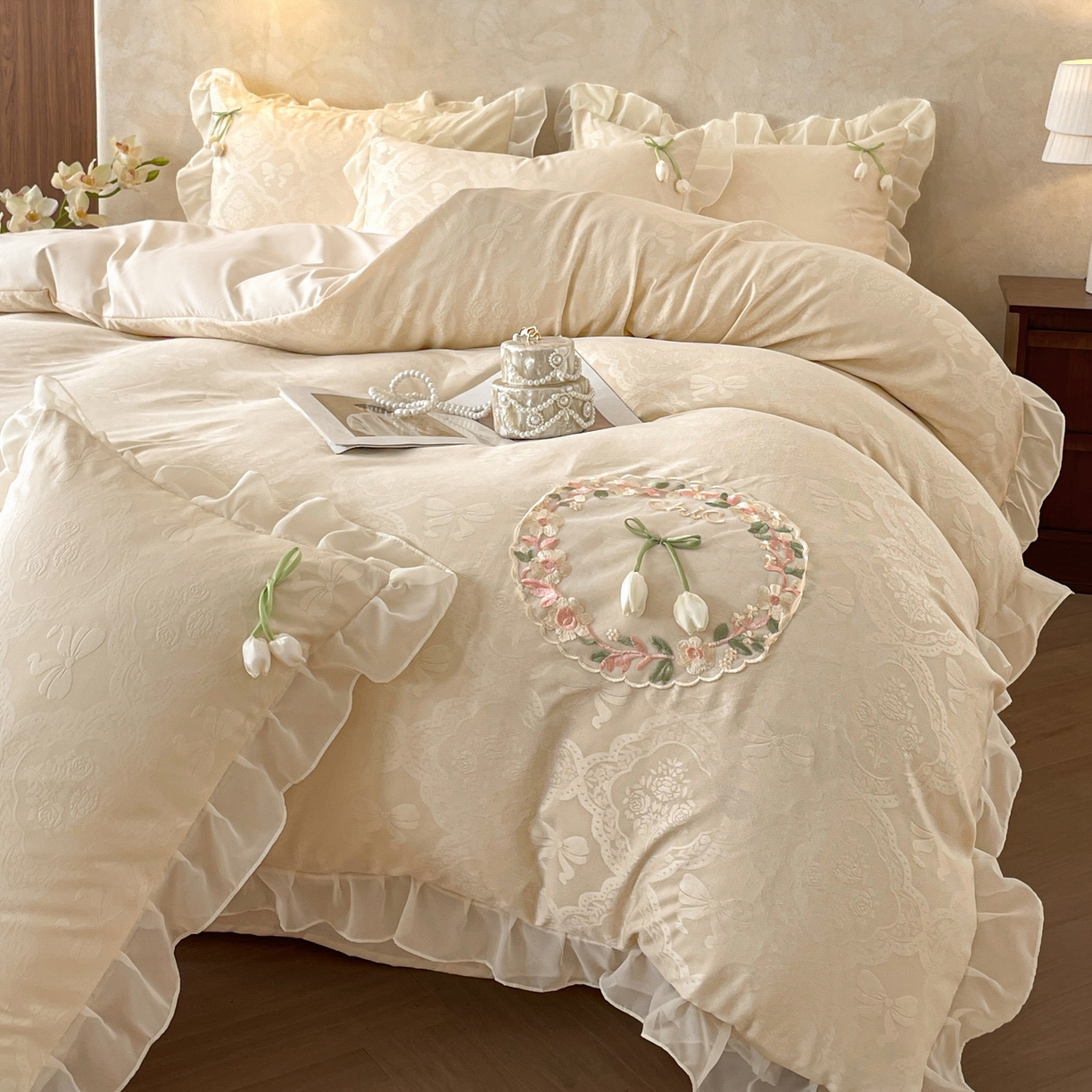 91家纺网 家纺一手货源 找家纺 （总）易禾家纺 2026春夏新款提花水冼棉刺绣雪纺花边四件套-典雅