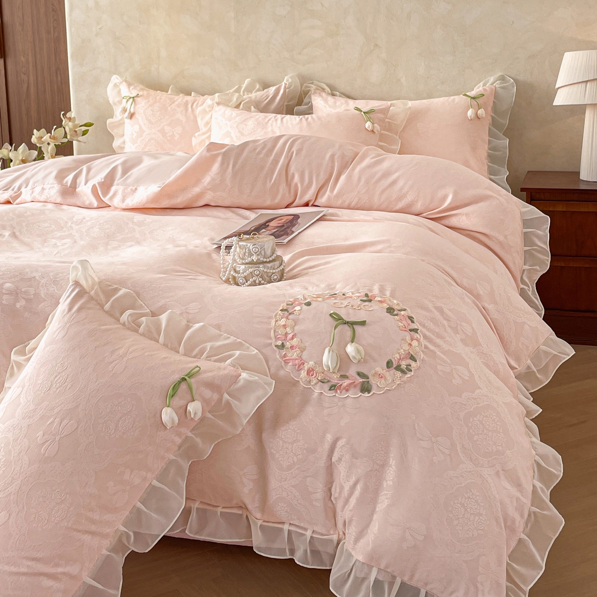 91家纺网 家纺一手货源 找家纺 易禾家纺 2026春夏新款提花水冼棉刺绣雪纺花边四件套-典雅 典雅-玉