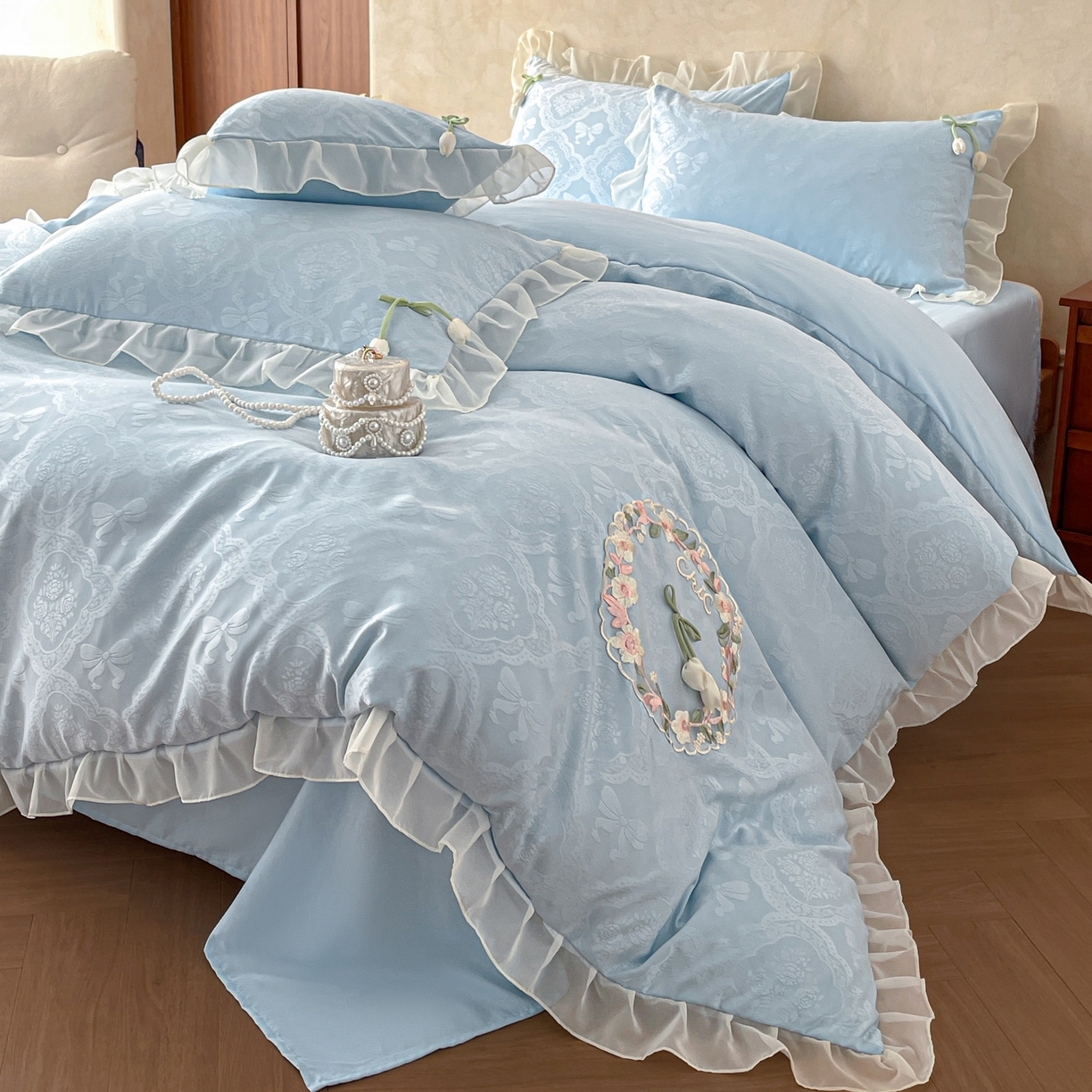 91家纺网 家纺一手货源 找家纺 易禾家纺 2026春夏新款提花水冼棉刺绣雪纺花边四件套-典雅 典雅-兰