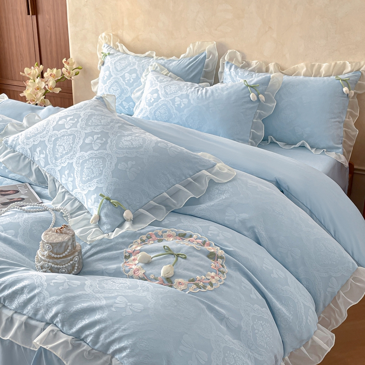 91家纺网 家纺一手货源 找家纺 易禾家纺 2026春夏新款提花水冼棉刺绣雪纺花边四件套-典雅 典雅-兰