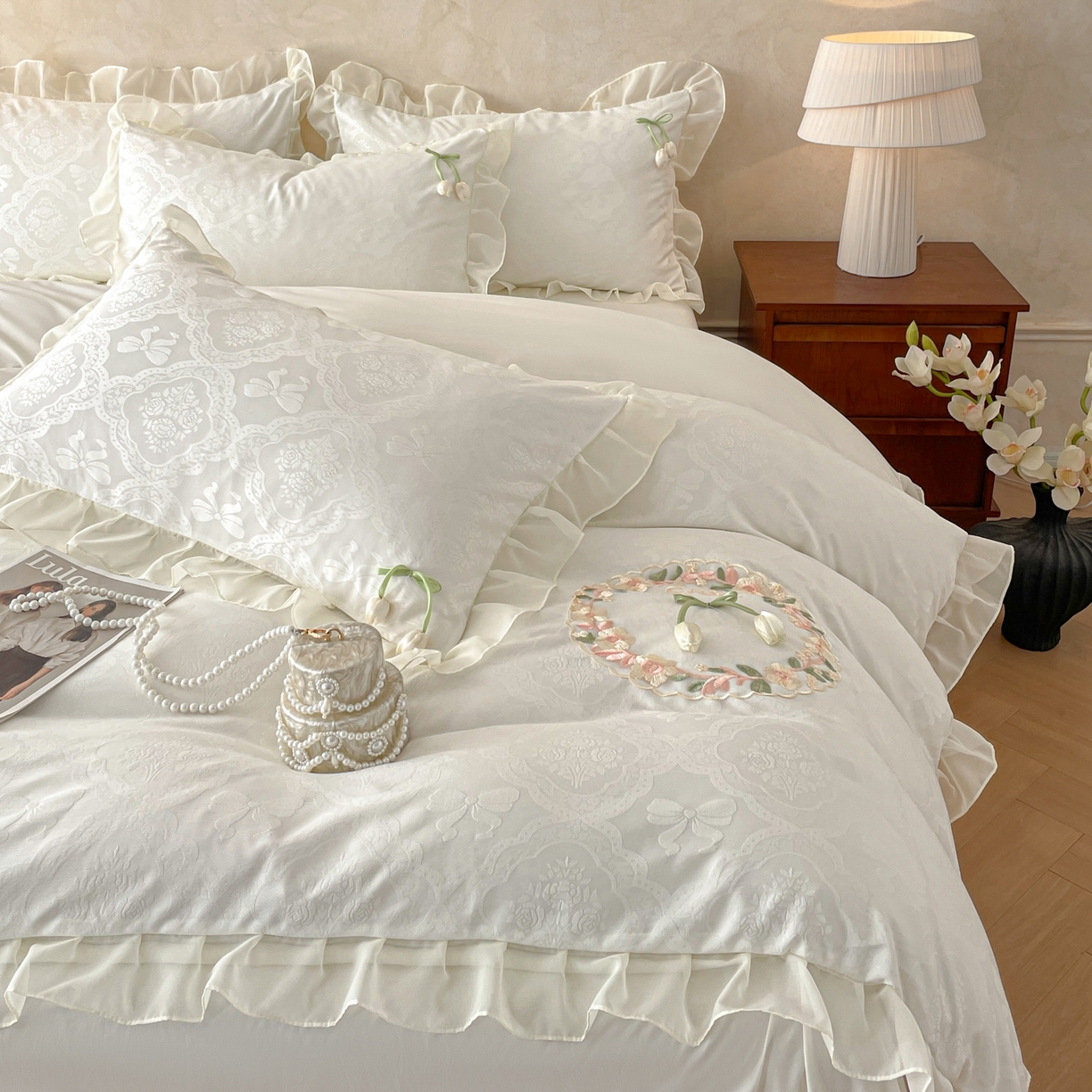 91家纺网 家纺一手货源 找家纺 易禾家纺 2026春夏新款提花水冼棉刺绣雪纺花边四件套-典雅 典雅-白