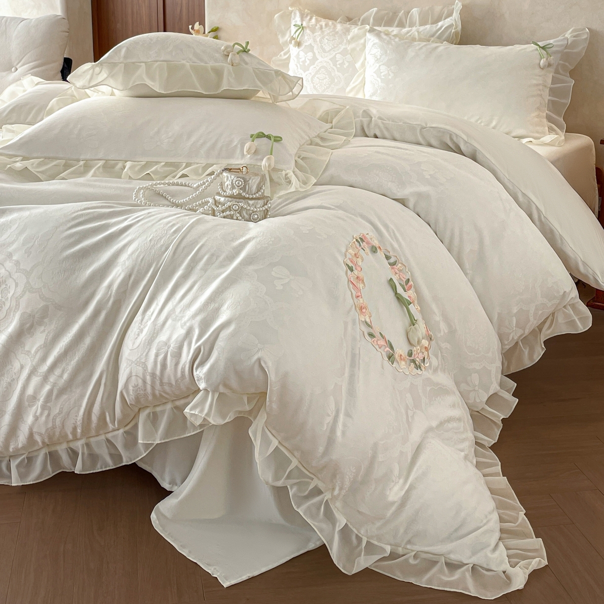 91家纺网 家纺一手货源 找家纺 易禾家纺 2026春夏新款提花水冼棉刺绣雪纺花边四件套-典雅 典雅-白