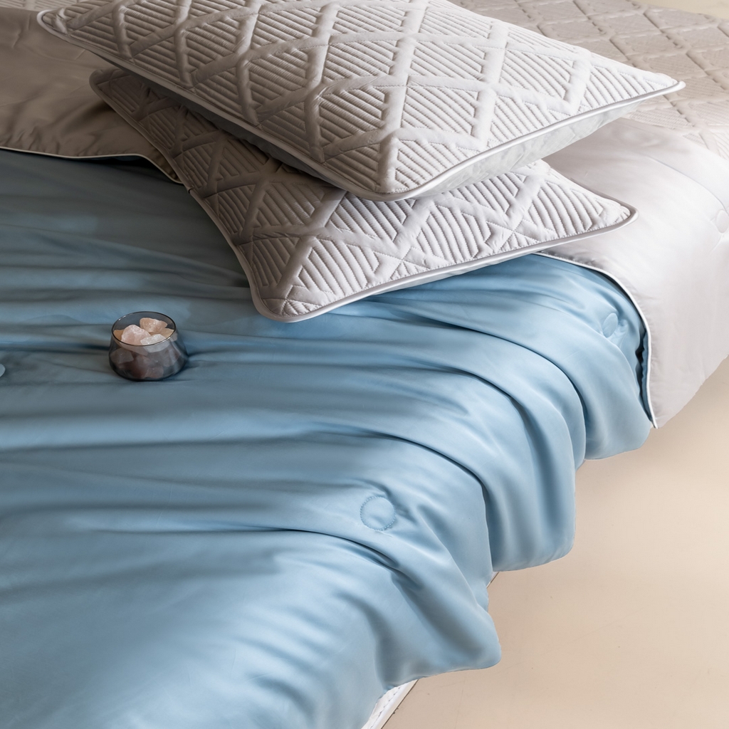 91家纺网 家纺一手货源 找家纺 吾秀家居 2026春夏新款双拼色莱赛尔天丝夏被夏凉被空调被-天纯系列 天丝-宾利蓝