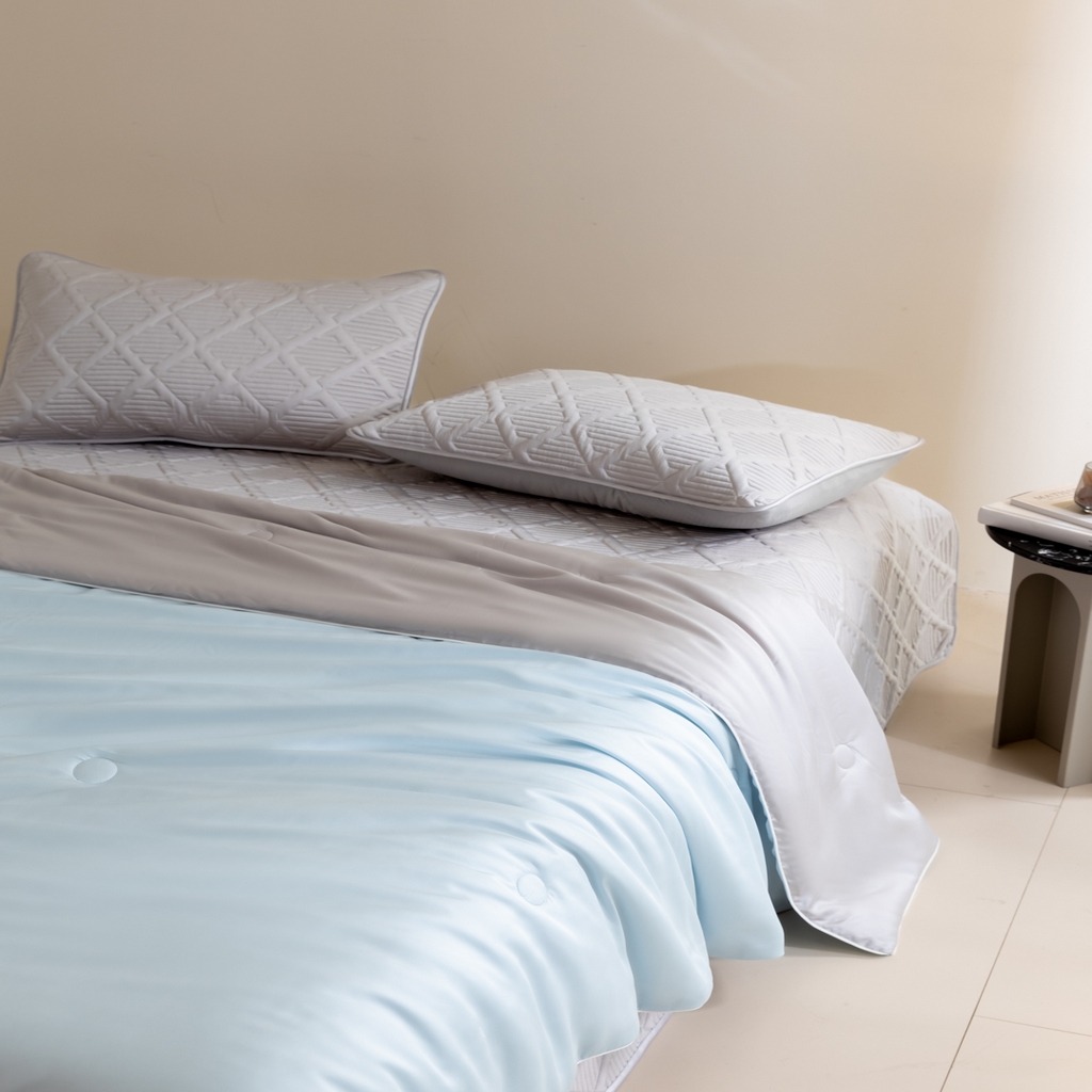 91家纺网 家纺一手货源 找家纺 吾秀家居 2026春夏新款双拼色莱赛尔天丝夏被夏凉被空调被-天纯系列 天丝-湖水兰