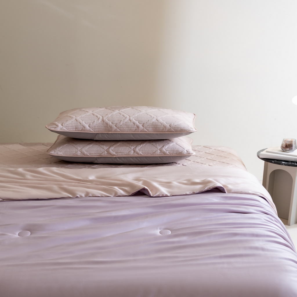 91家纺网 家纺一手货源 找家纺 吾秀家居 2026春夏新款双拼色莱赛尔天丝夏被夏凉被空调被-天纯系列 天丝-紫粉色