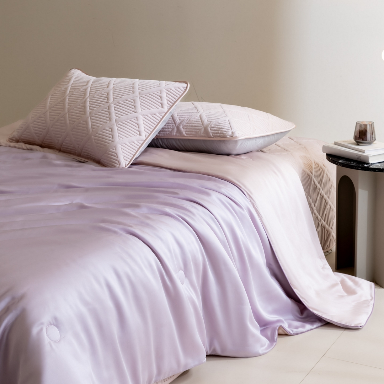 91家纺网 家纺一手货源 找家纺 吾秀家居 2026春夏新款双拼色莱赛尔天丝夏被夏凉被空调被-天纯系列 天丝-紫粉色