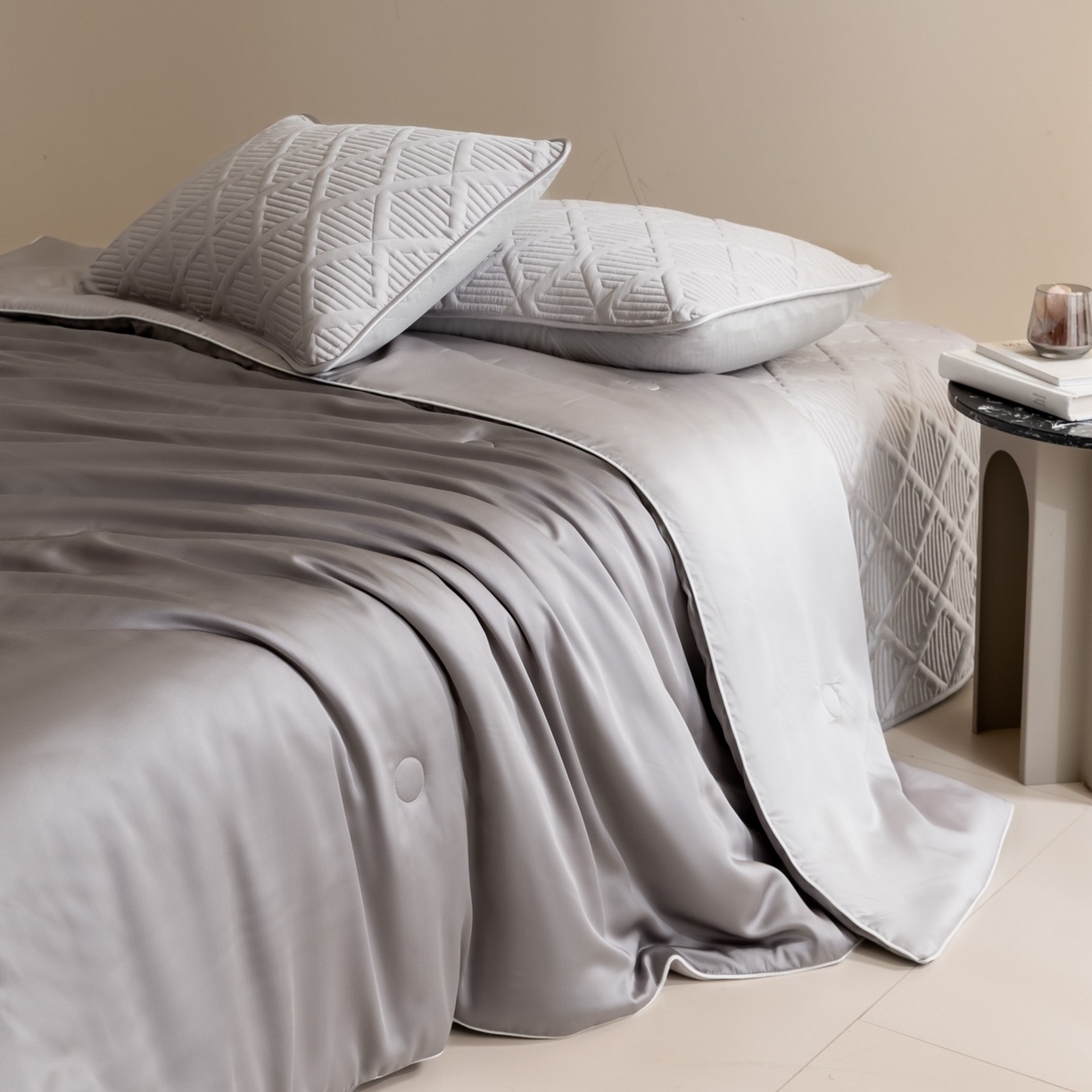 91家纺网 家纺一手货源 找家纺 吾秀家居 2026春夏新款双拼色莱赛尔天丝夏被夏凉被空调被-天纯系列 天丝-深浅灰