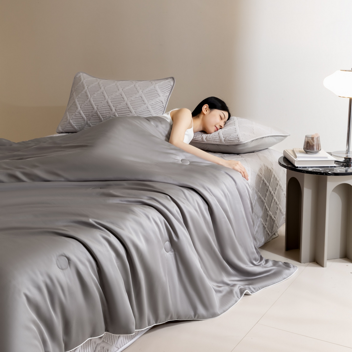 91家纺网 家纺一手货源 找家纺 吾秀家居 2026春夏新款双拼色莱赛尔天丝夏被夏凉被空调被-天纯系列 天丝-深浅灰