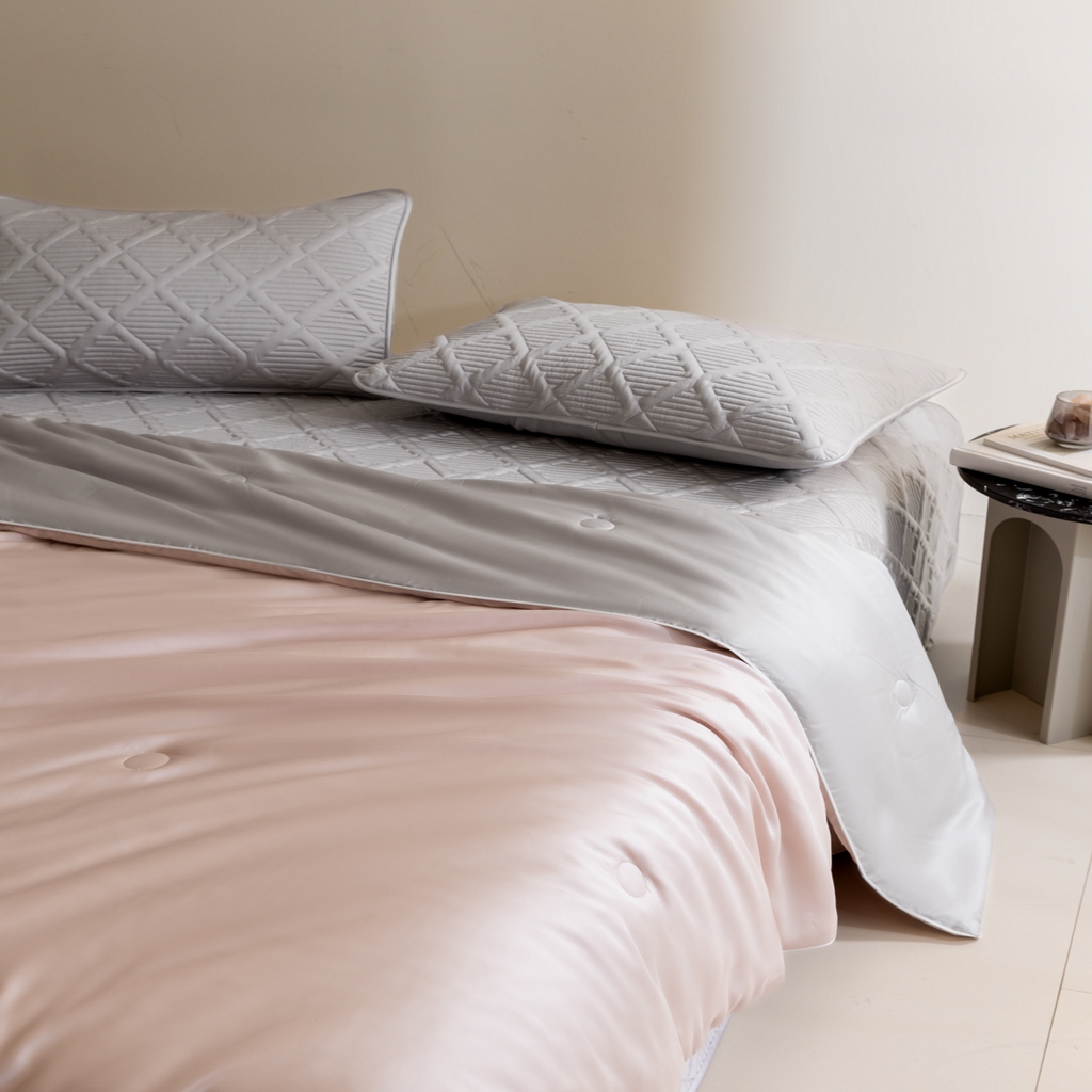 91家纺网 家纺一手货源 找家纺 吾秀家居 2026春夏新款双拼色莱赛尔天丝夏被夏凉被空调被-天纯系列 天丝-豆沙粉