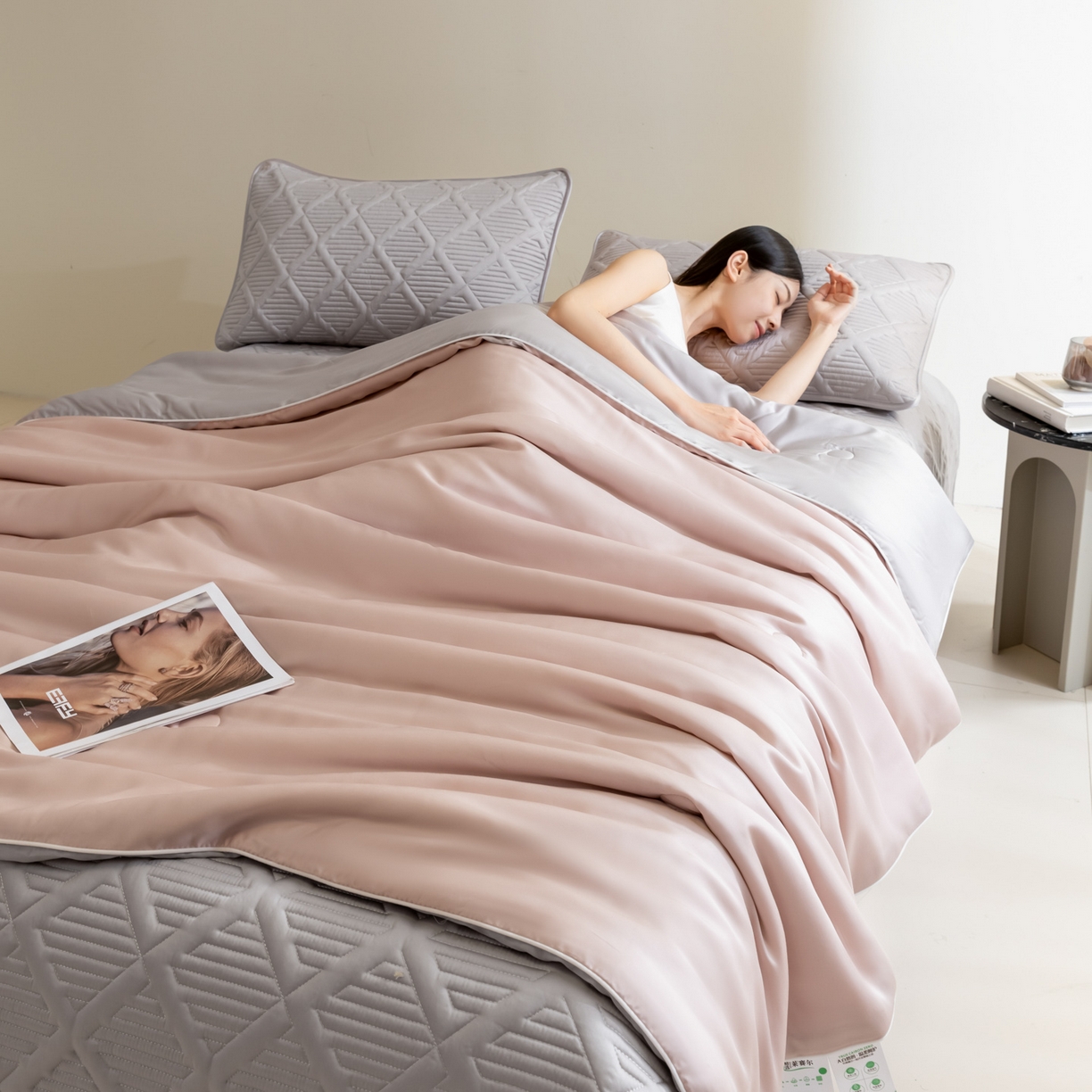 91家纺网 家纺一手货源 找家纺 吾秀家居 2026春夏新款双拼色莱赛尔天丝夏被夏凉被空调被-天纯系列 天丝-豆沙粉