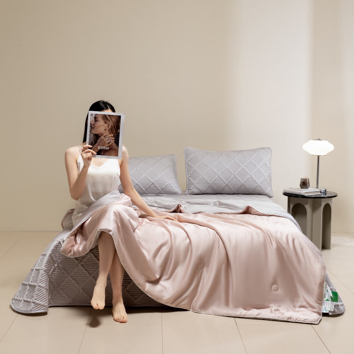 91家纺网 家纺一手货源 找家纺 吾秀家居 2026春夏新款双拼色莱赛尔天丝夏被夏凉被空调被-天纯系列 天丝-豆沙粉