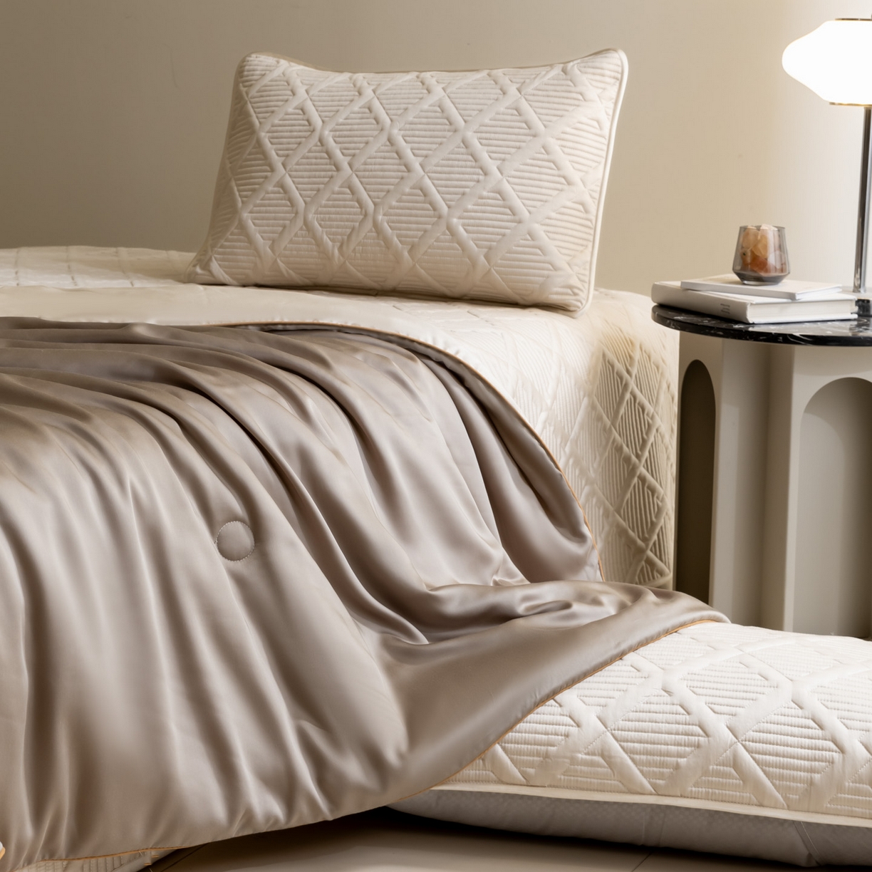 91家纺网 家纺一手货源 找家纺 吾秀家居 2026春夏新款双拼色莱赛尔天丝夏被夏凉被空调被-天纯系列 天丝-咖啡糖