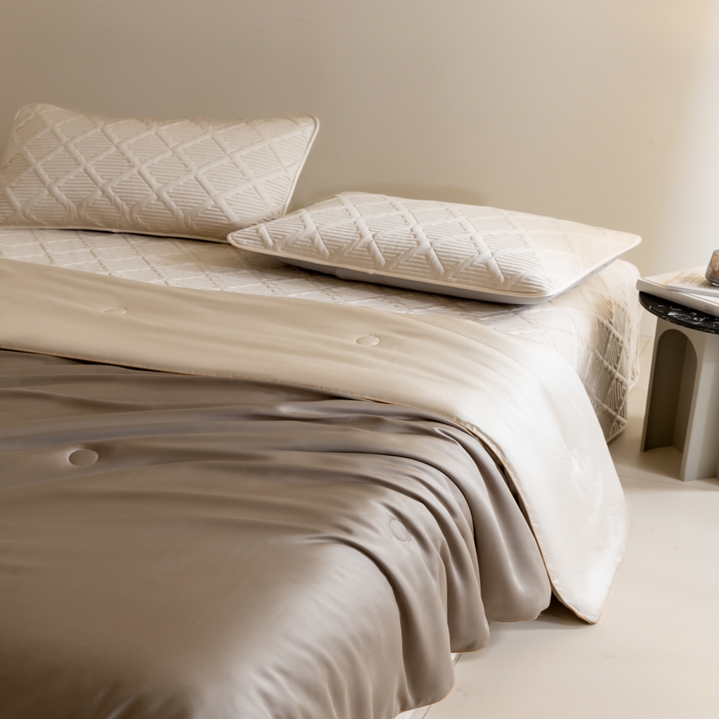 91家纺网 家纺一手货源 找家纺 吾秀家居 2026春夏新款双拼色莱赛尔天丝夏被夏凉被空调被-天纯系列 天丝-咖啡糖