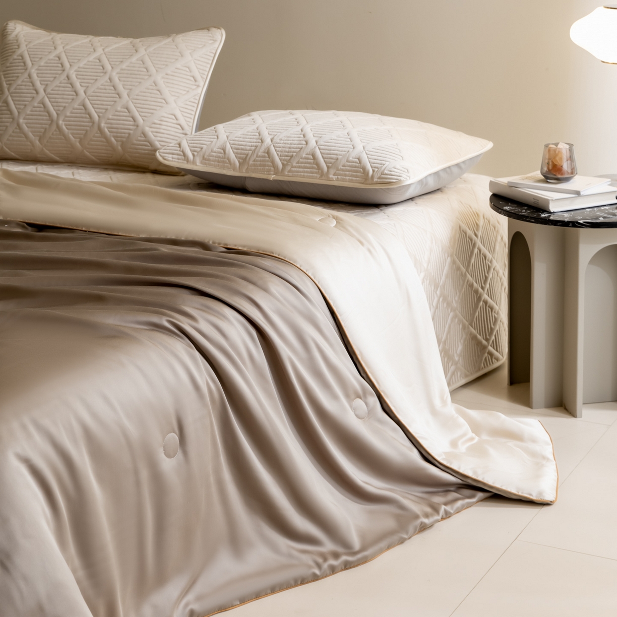 91家纺网 家纺一手货源 找家纺 吾秀家居 2026春夏新款双拼色莱赛尔天丝夏被夏凉被空调被-天纯系列 天丝-咖啡糖