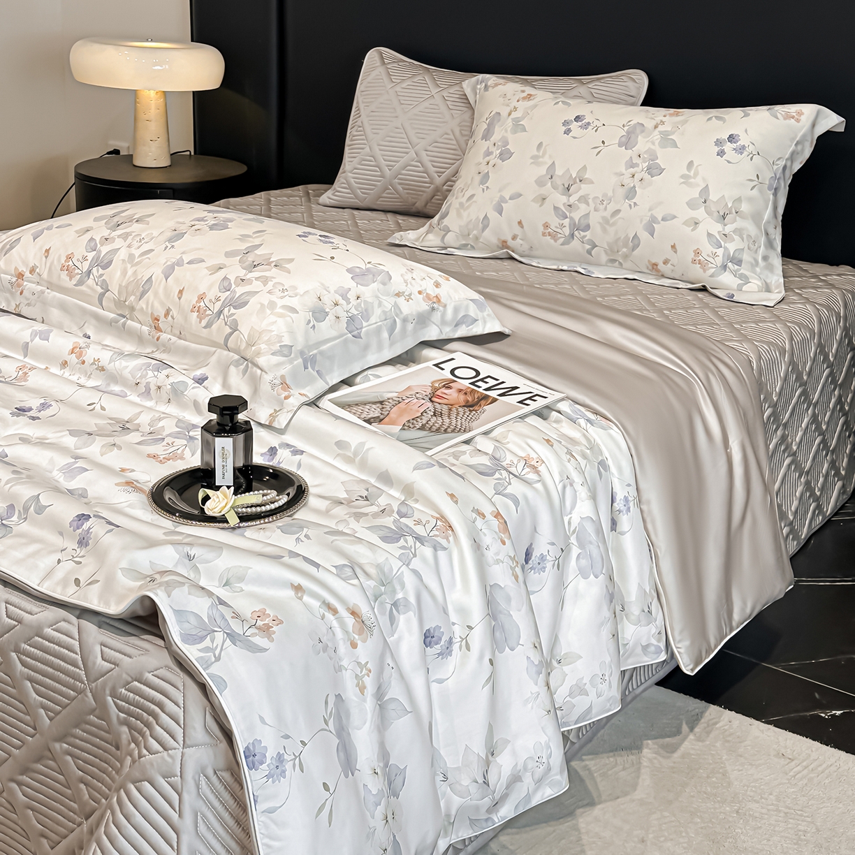 91家纺网 家纺一手货源 找家纺 吾秀家居 2026春夏新款数码印花莱赛尔天丝夏被夏凉被空调被-天印系列 花影间