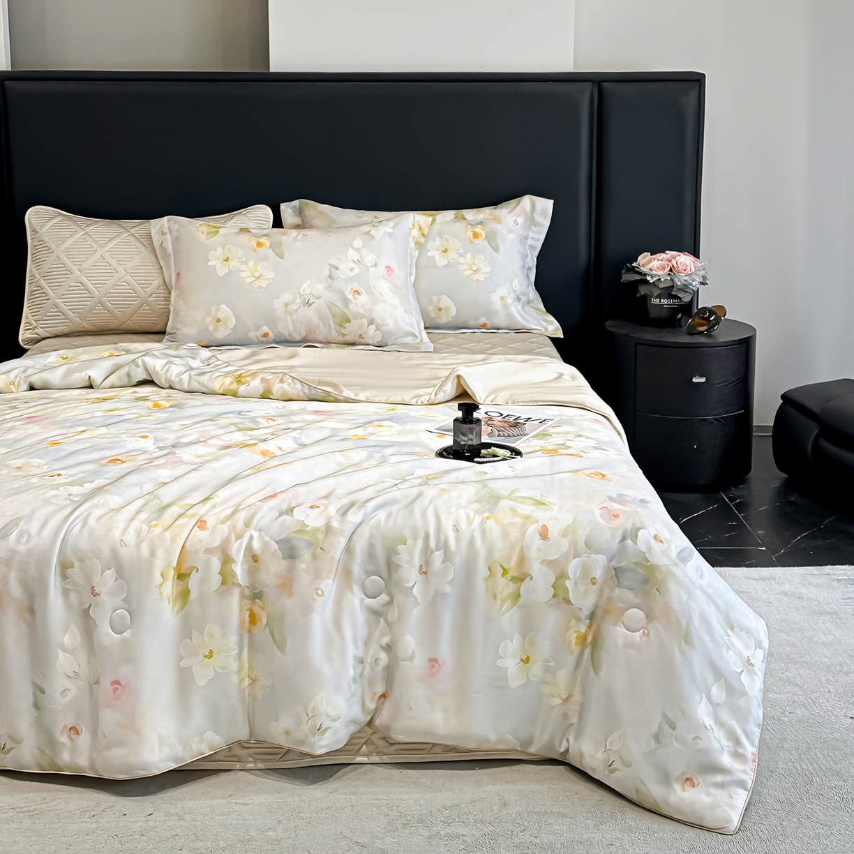 91家纺网 家纺一手货源 找家纺 吾秀家居 2026春夏新款数码印花莱赛尔天丝夏被夏凉被空调被-天印系列 浪漫花季