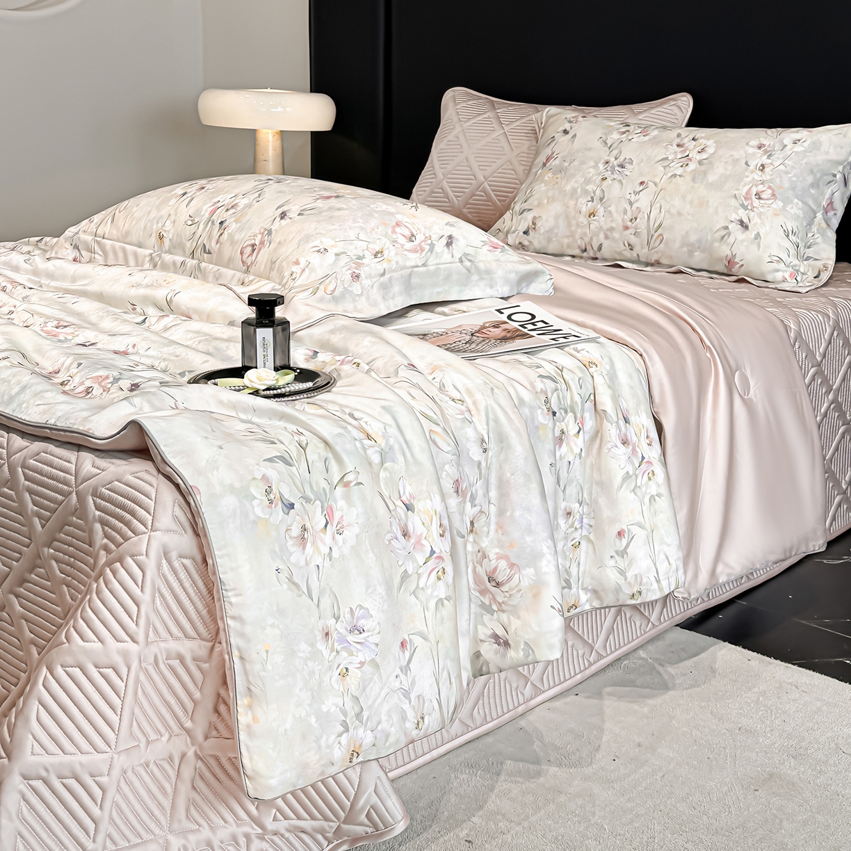 91家纺网 家纺一手货源 找家纺 吾秀家居 2026春夏新款数码印花莱赛尔天丝夏被夏凉被空调被-天印系列 清晨花梦