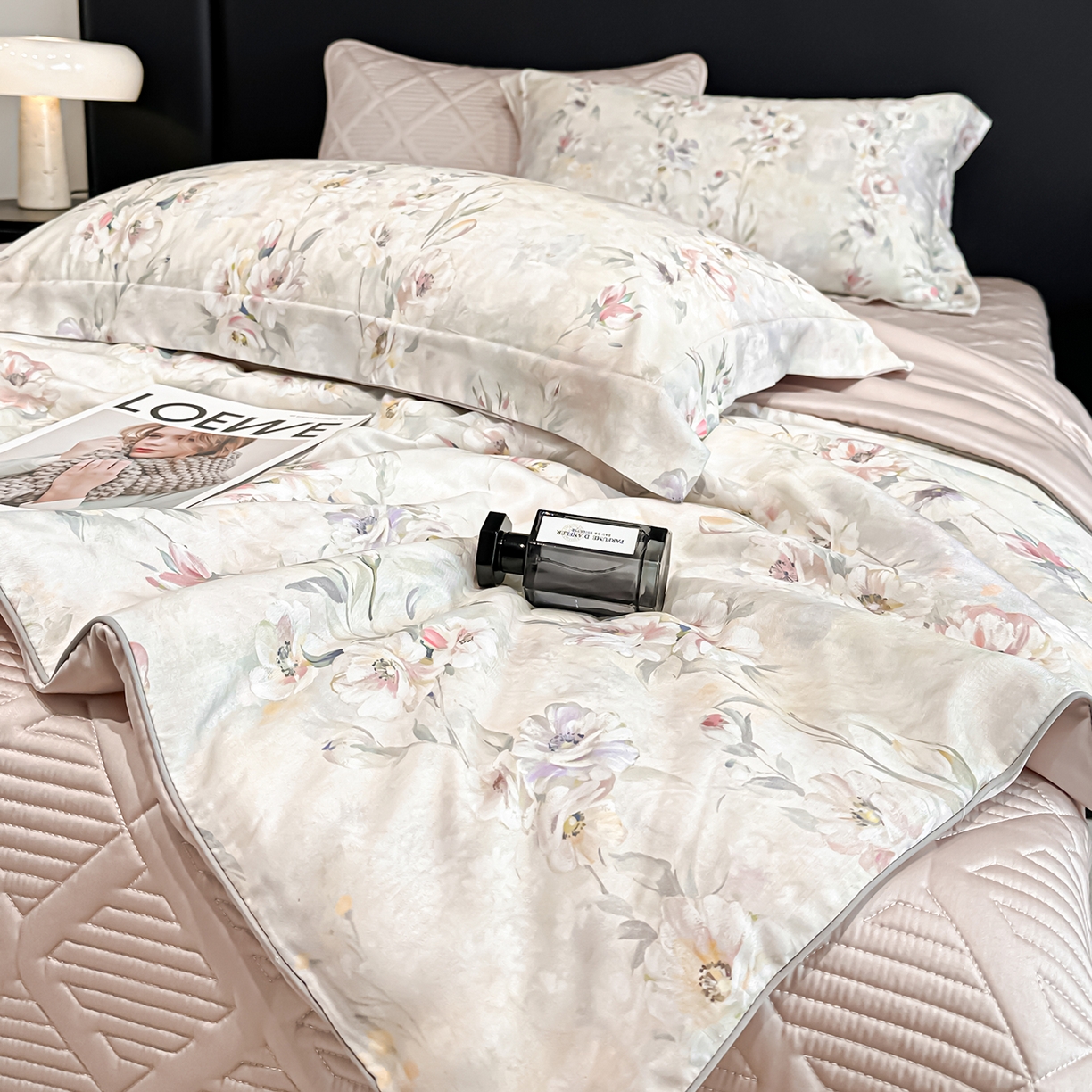 91家纺网 家纺一手货源 找家纺 吾秀家居 2026春夏新款数码印花莱赛尔天丝夏被夏凉被空调被-天印系列 清晨花梦