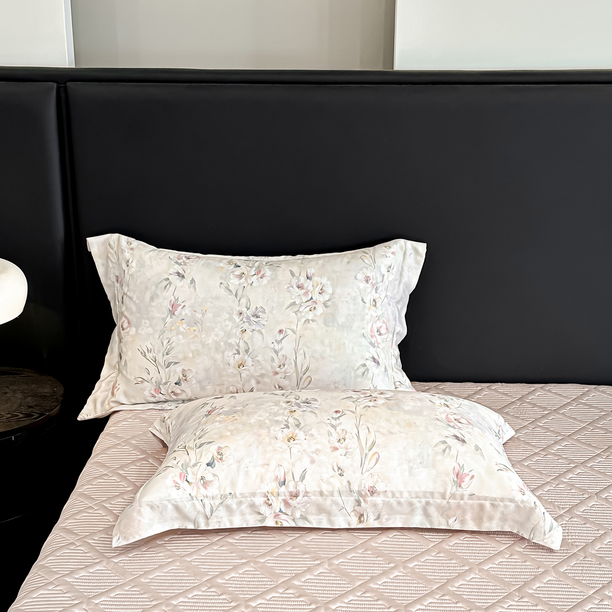 91家纺网 家纺一手货源 找家纺 吾秀家居 2026春夏新款数码印花莱赛尔天丝夏被夏凉被空调被-天印系列 清晨花梦