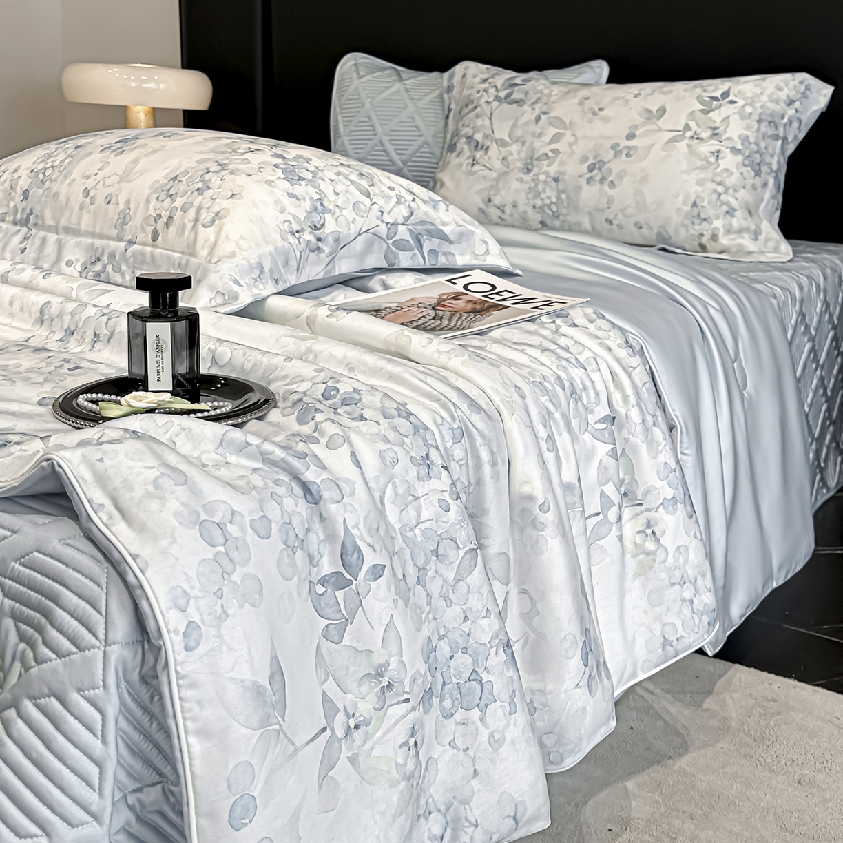 91家纺网 家纺一手货源 找家纺 吾秀家居 2026春夏新款数码印花莱赛尔天丝夏被夏凉被空调被-天印系列 且听风吟