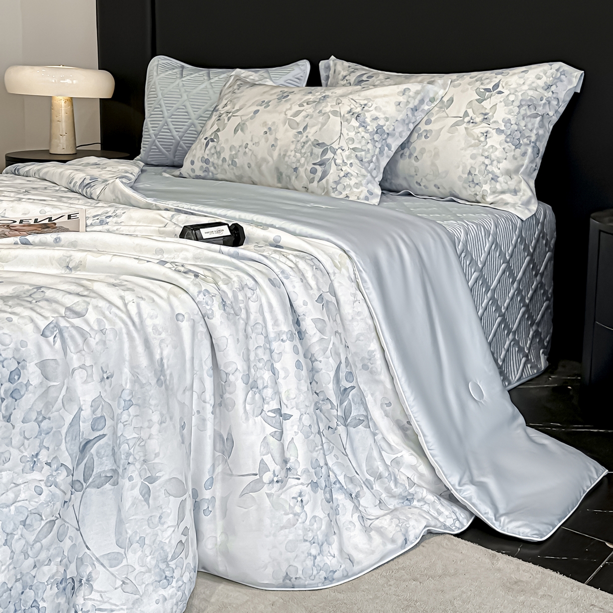 91家纺网 家纺一手货源 找家纺 吾秀家居 2026春夏新款数码印花莱赛尔天丝夏被夏凉被空调被-天印系列 且听风吟