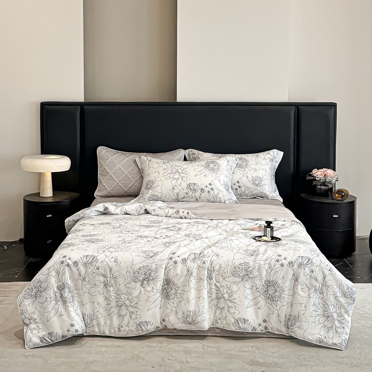 91家纺网 家纺一手货源 找家纺 吾秀家居 2026春夏新款数码印花莱赛尔天丝夏被夏凉被空调被-天印系列 青墨花影