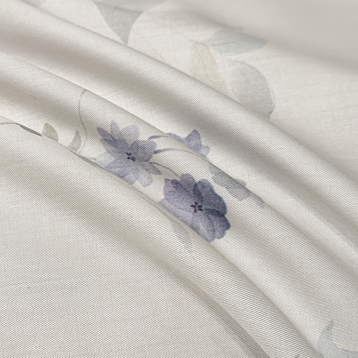 91家纺网 家纺一手货源 找家纺 吾秀家居 2026春夏新款数码印花莱赛尔天丝夏被夏凉被空调被-天印系列 花影间