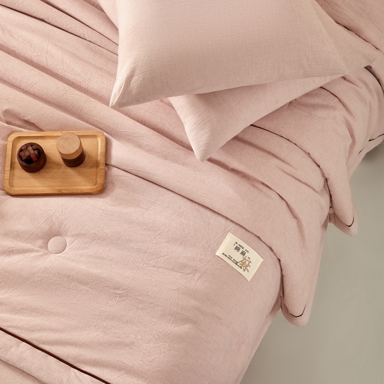 91家纺网 家纺一手货源 找家纺 吾秀家居 2026春夏新款纯色棉麻棉花夏被夏凉被空调被-麻生活系列 麻生活-豆沙