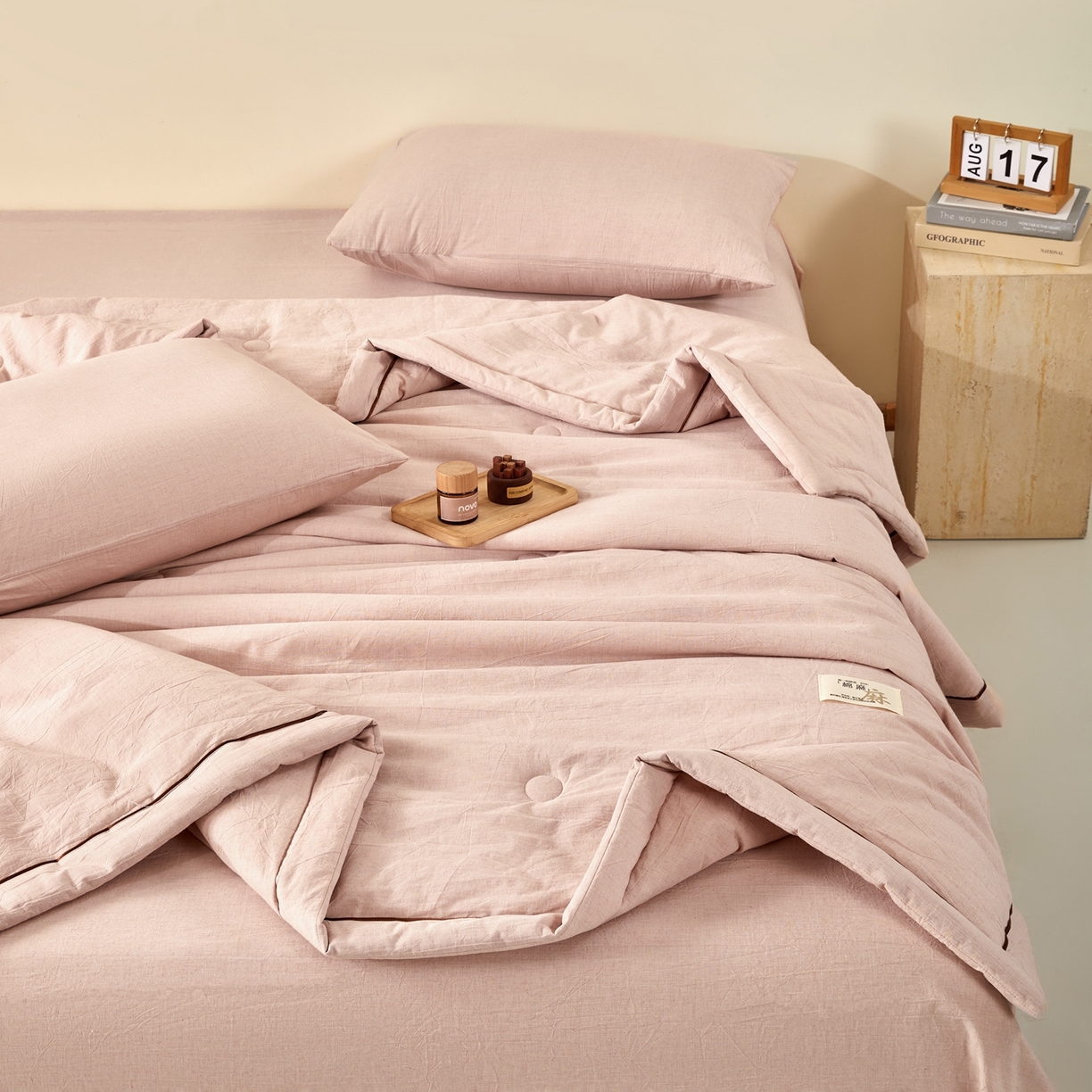 91家纺网 家纺一手货源 找家纺 吾秀家居 2026春夏新款纯色棉麻棉花夏被夏凉被空调被-麻生活系列 麻生活-豆沙