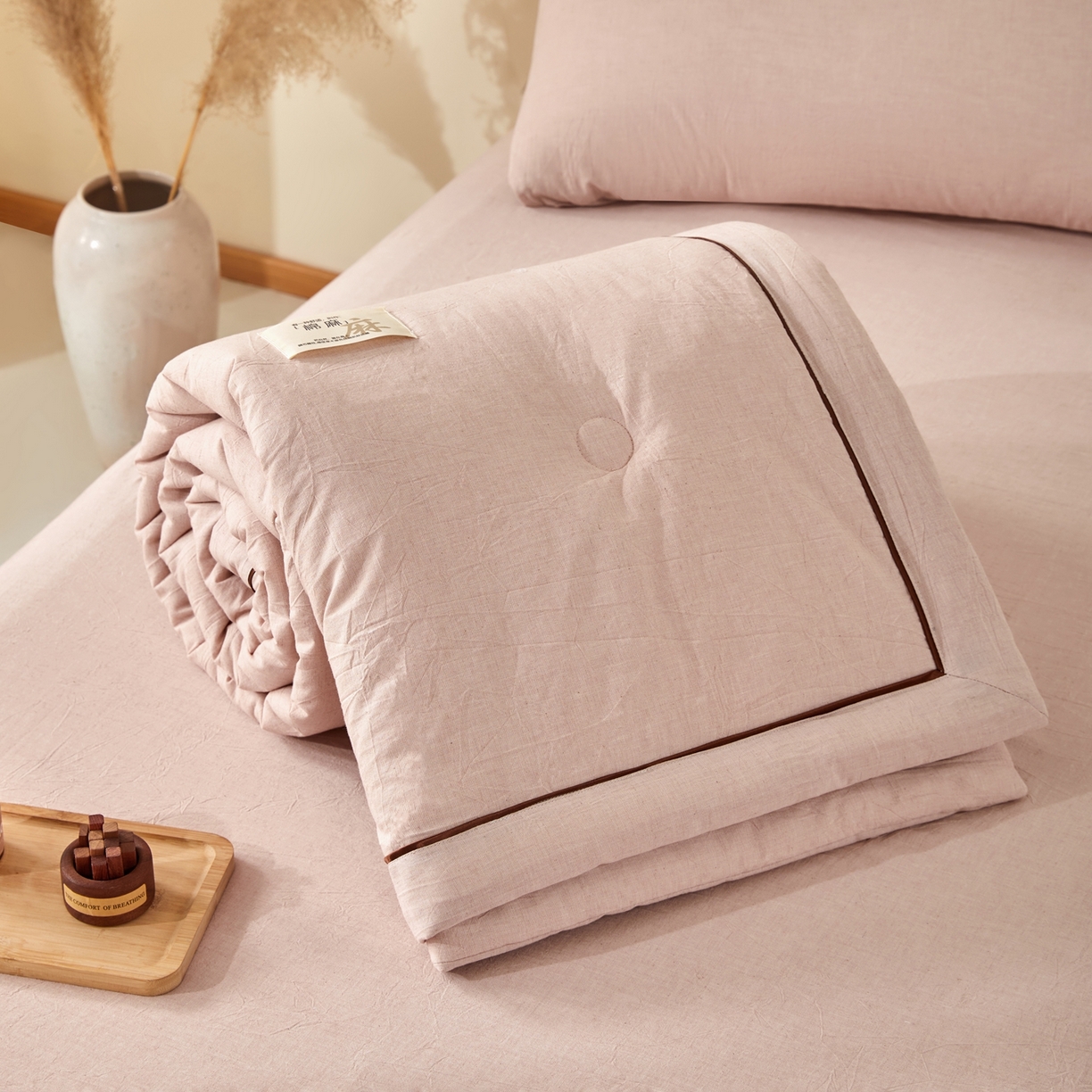 91家纺网 家纺一手货源 找家纺 吾秀家居 2026春夏新款纯色棉麻棉花夏被夏凉被空调被-麻生活系列 麻生活-豆沙