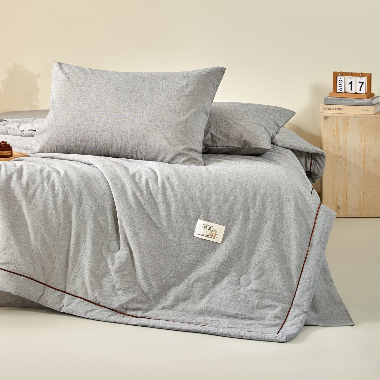 91家纺网 家纺一手货源 找家纺 吾秀家居 2026春夏新款纯色棉麻棉花夏被夏凉被空调被-麻生活系列 麻生活-浅灰