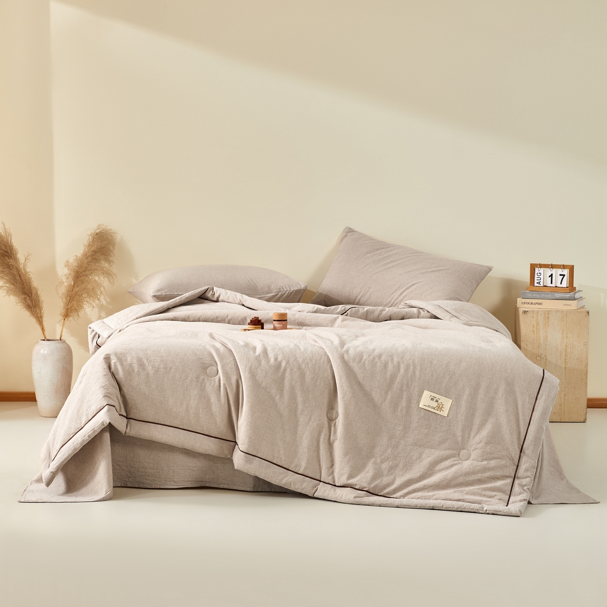 91家纺网 家纺一手货源 找家纺 吾秀家居 2026春夏新款纯色棉麻棉花夏被夏凉被空调被-麻生活系列 麻生活-浅驼