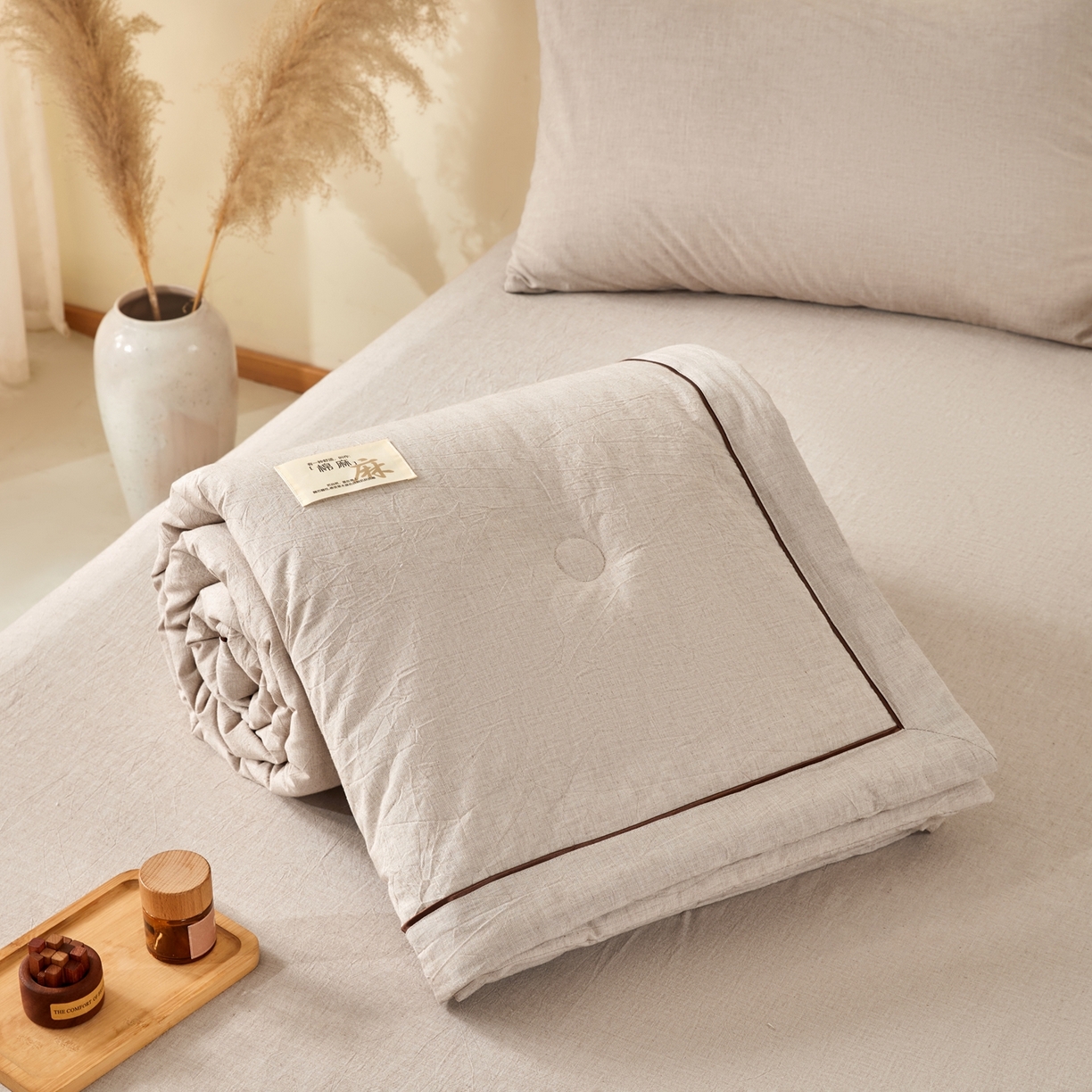 91家纺网 家纺一手货源 找家纺 吾秀家居 2026春夏新款纯色棉麻棉花夏被夏凉被空调被-麻生活系列 麻生活-浅驼