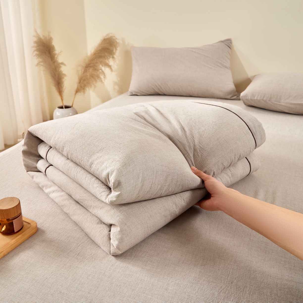 91家纺网 家纺一手货源 找家纺 吾秀家居 2026春夏新款纯色棉麻棉花夏被夏凉被空调被-麻生活系列 麻生活-浅驼