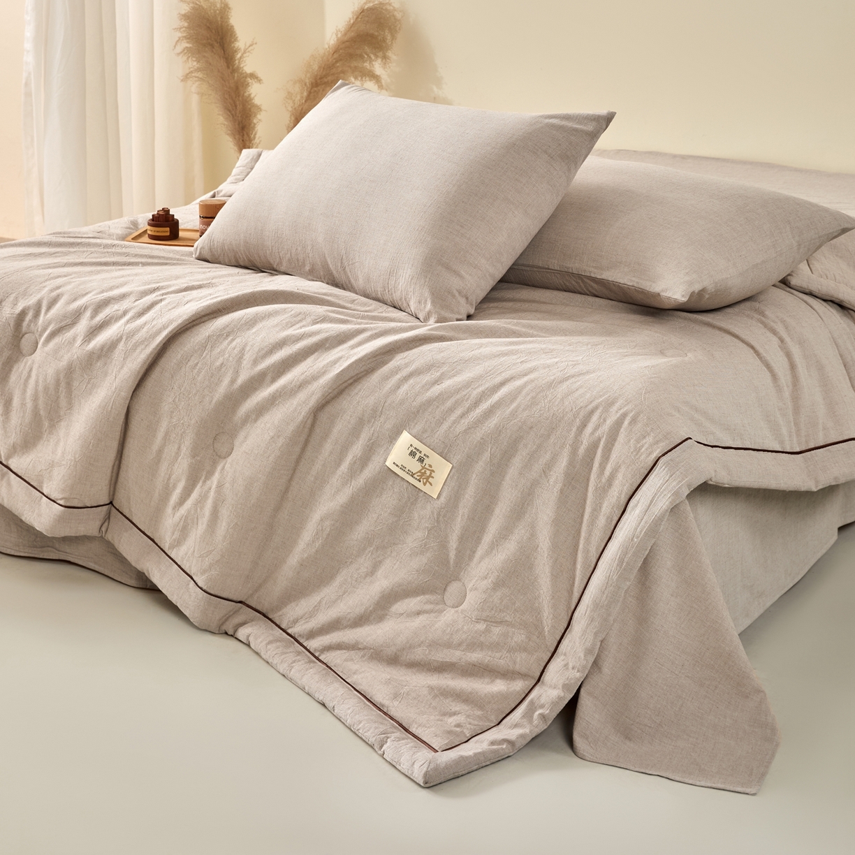 91家纺网 家纺一手货源 找家纺 吾秀家居 2026春夏新款纯色棉麻棉花夏被夏凉被空调被-麻生活系列 麻生活-浅驼