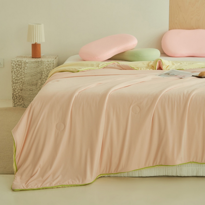 91家纺网 家纺一手货源 找家纺 晨曦家纺 2026新款A类凉感丝清凉大豆夏被四件套-熊猫冻冻被 冻冻被-微醺奶油黄粉