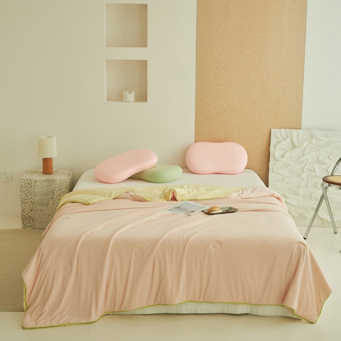 91家纺网 家纺一手货源 找家纺 晨曦家纺 2026新款A类凉感丝清凉大豆夏被四件套-熊猫冻冻被 冻冻被-微醺奶油黄粉