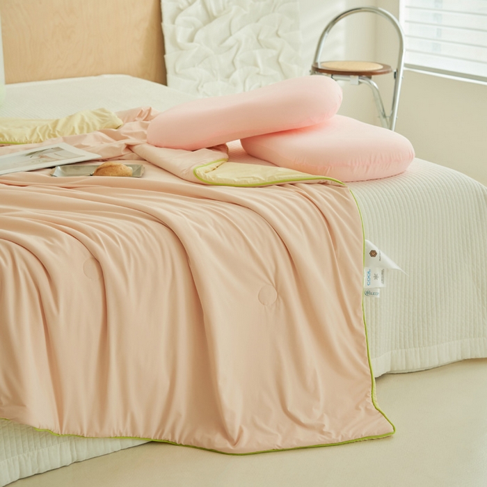 91家纺网 家纺一手货源 找家纺 晨曦家纺 2026新款A类凉感丝清凉大豆夏被四件套-熊猫冻冻被 冻冻被-微醺奶油黄粉