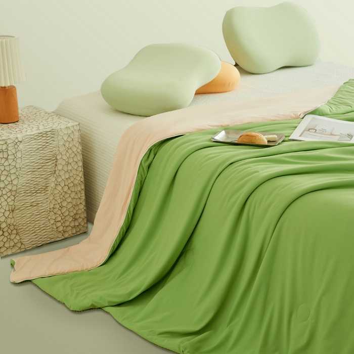 91家纺网 家纺一手货源 找家纺 晨曦家纺 2026新款A类凉感丝清凉大豆夏被四件套-熊猫冻冻被 冻冻被-苹果绿拼悠粉