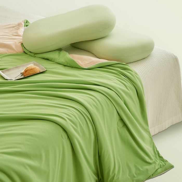 91家纺网 家纺一手货源 找家纺 晨曦家纺 2026新款A类凉感丝清凉大豆夏被四件套-熊猫冻冻被 冻冻被-苹果绿拼悠粉