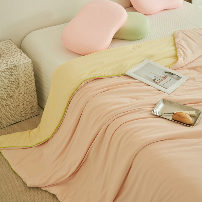 91家纺网 家纺一手货源 找家纺 晨曦家纺 2026新款A类凉感丝清凉大豆夏被四件套-熊猫冻冻被 冻冻被-微醺奶油黄粉