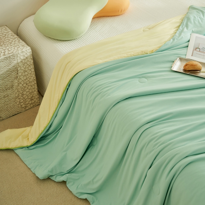 91家纺网 家纺一手货源 找家纺 晨曦家纺 2026新款A类凉感丝清凉大豆夏被四件套-熊猫冻冻被 冻冻被-浅绿拼奶黄