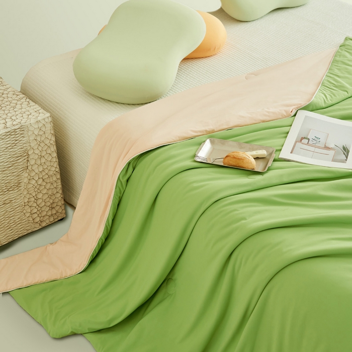 91家纺网 家纺一手货源 找家纺 晨曦家纺 2026新款A类凉感丝清凉大豆夏被四件套-熊猫冻冻被 冻冻被-苹果绿拼悠粉