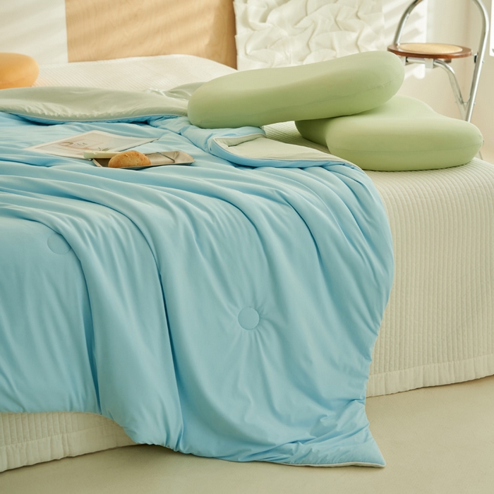 91家纺网 家纺一手货源 找家纺 晨曦家纺 2026新款A类凉感丝清凉大豆夏被四件套-熊猫冻冻被 冻冻被-天青色拼天蓝