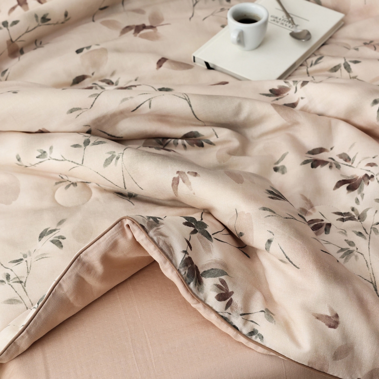 91家纺网 家纺一手货源 找家纺 万盛家纺 2026新款全棉双层纱复古印花夏被夏凉被空调被 青时